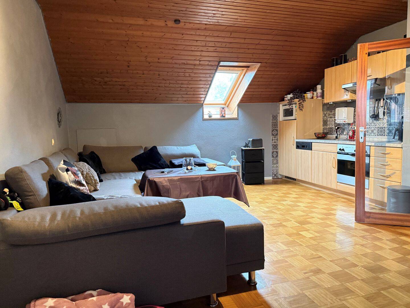Charmante 1,5 – Zimmer – Dachgeschosswohnung mit Balkon in zentraler Lage von Soest !, 59494 Soest