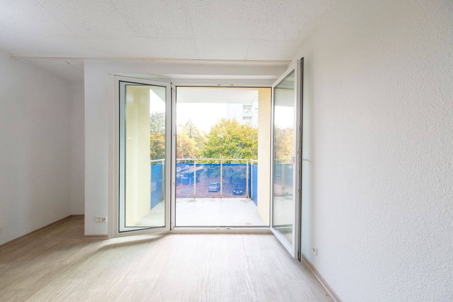 ** TRAUMHAFTER AUSBLICK – charmante 1-Zimmerwohnung mit Balkon **, 42579 Heiligenhaus
