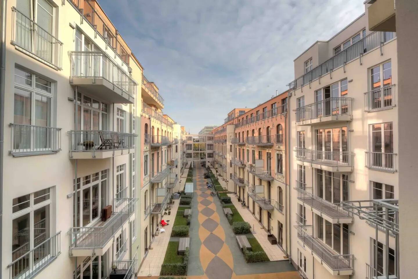 Helle 3 Zimmer Wohnung Berlin Mitte mit Concierge-Service und Fitnessraum, 10115 Berlin (Mitte Wedding)