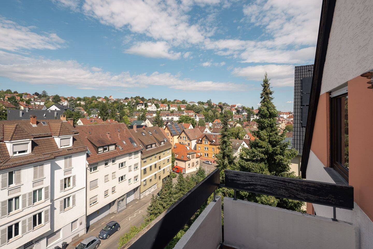 Sonniges Dachgeschoss mit weitem Blick, 70186 Stuttgart (Ost)