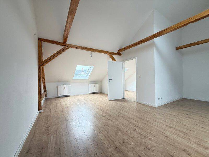 Charmante Dachgeschosswohnung mit Einbauküche!, 4159 Leipzig (Lützschena-Stahmeln Möckern Wahren)