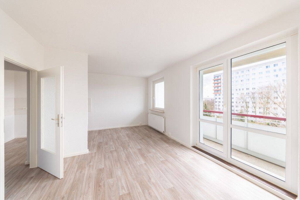Helle 2-Zimmerwohnung mit Südbalkon, 6124 Halle (Saale) (Saaleaue Südliche Neustadt Westliche Neustadt)