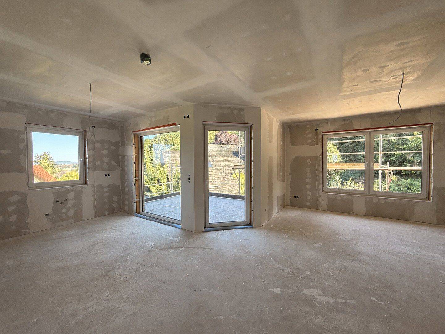 ERSTBEZUG: 3-Zimmer-Penthousewohnung mit zwei Balkonen und Weitblick, 32457 Porta Westfalica