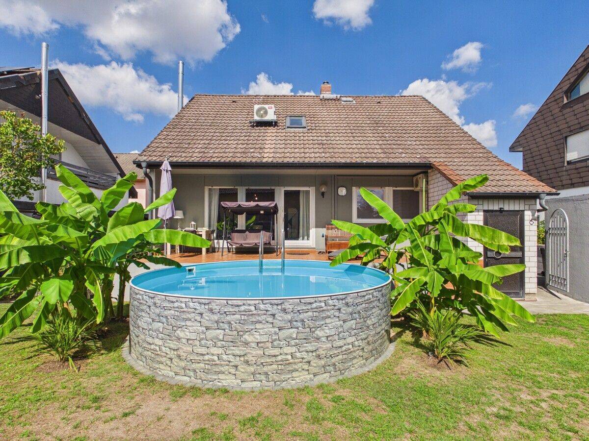 Modernisiertes Refugium in Sackgassenlage: Freistehend mit Süd-Garten, Pool & 248 m² Nutzfläche, 67454 Haßloch
