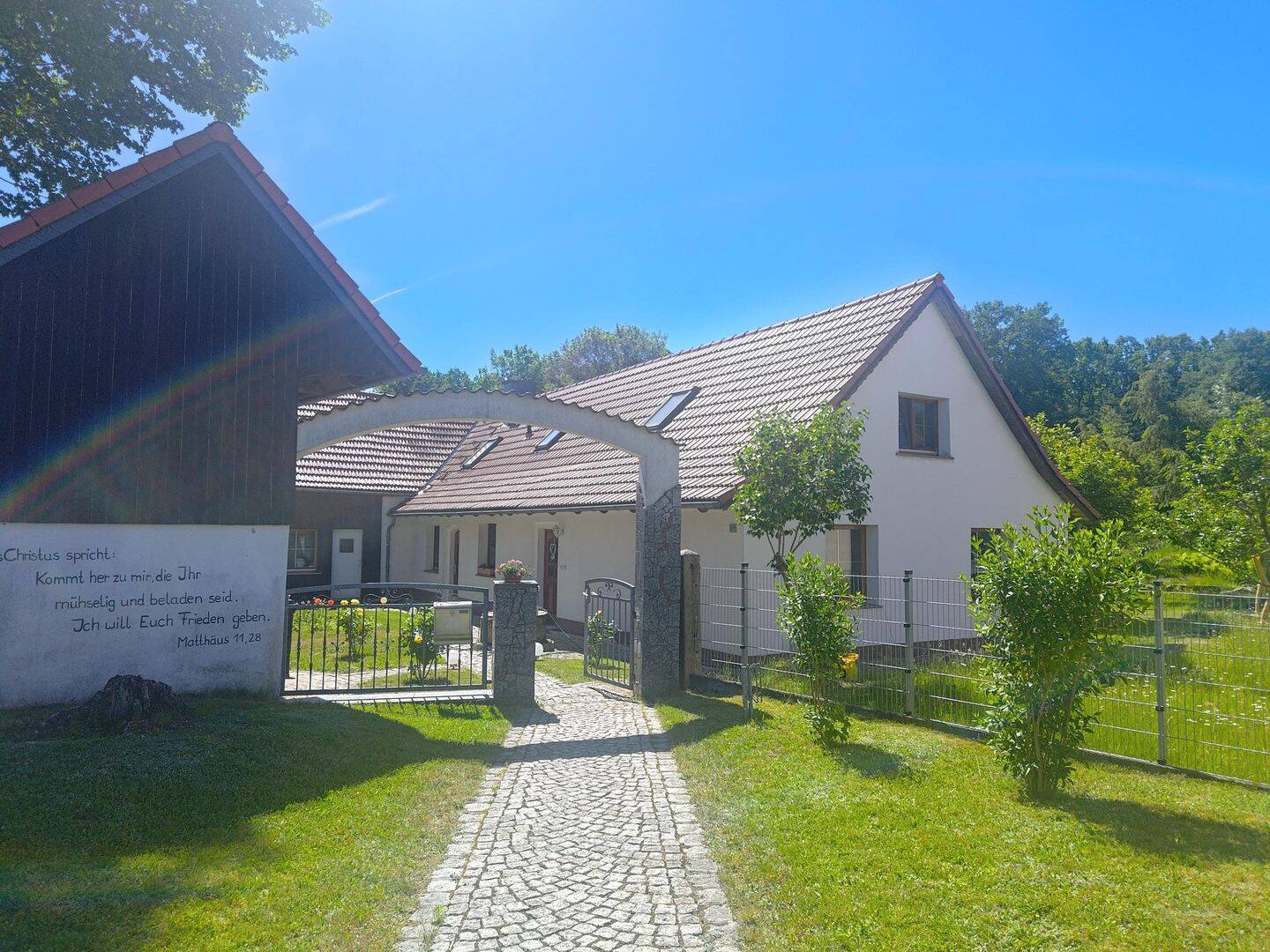 Charmanter Drei-Seitenhof mit großem Grundstück und vielfältigen Nutzungsmöglichkeiten in Lohsa, 2999 Lohsa