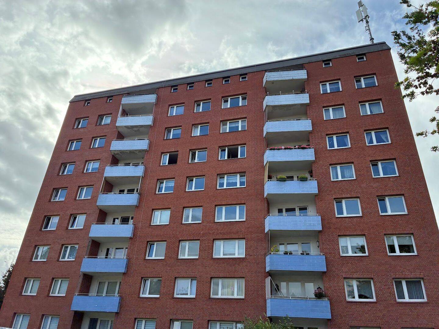 sanierte geräumige 2,5-Zimmerwohnung mit Balkon in Kiel-Dietrichsdorf, 24149 Kiel (Neumühlen-Dietrichsdorf)