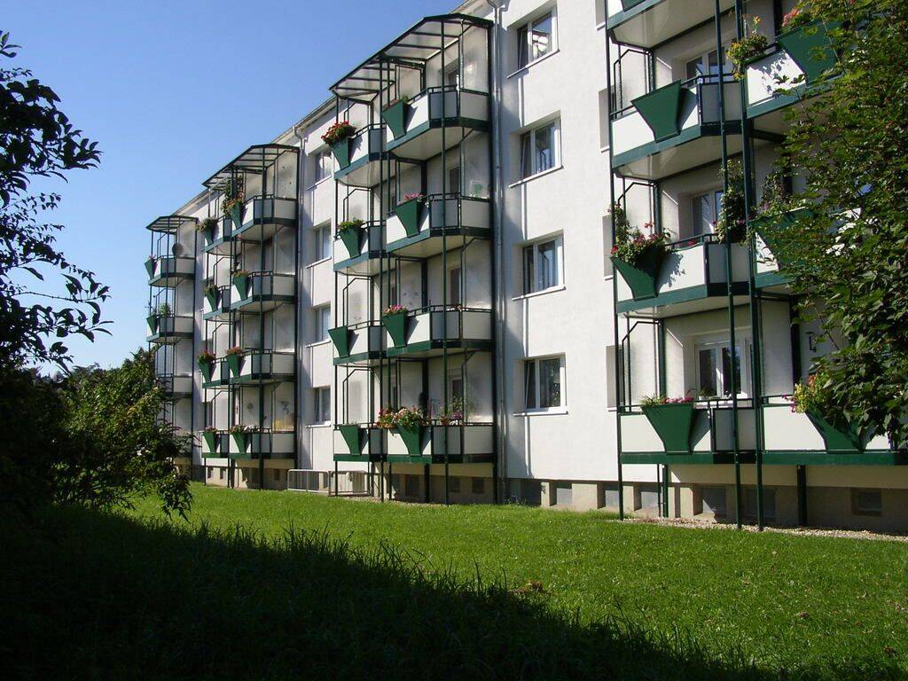 2-Raum-Wohnung in grüner Lage mit Balkon und Badewanne, 7551 Gera