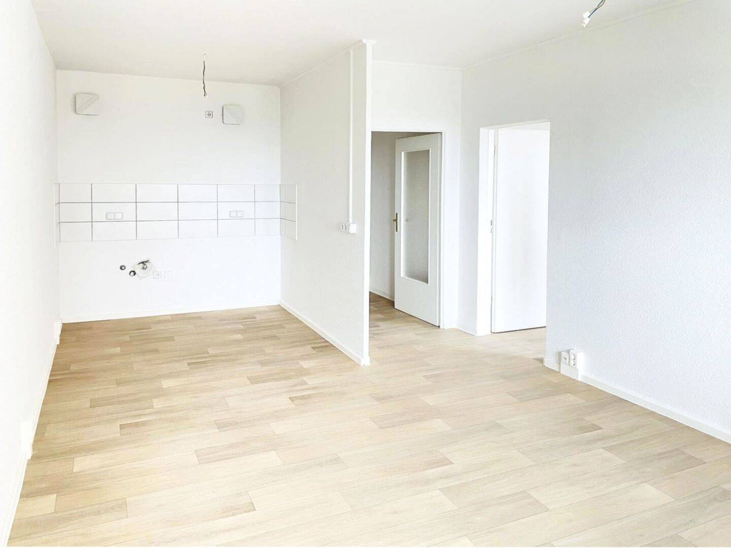 Ihr neues Zuhause – frisch sanierte 3-Zimmer-Wohnung!, 99091 Erfurt (Berliner Platz Gispersleben Moskauer Platz Roter Berg)