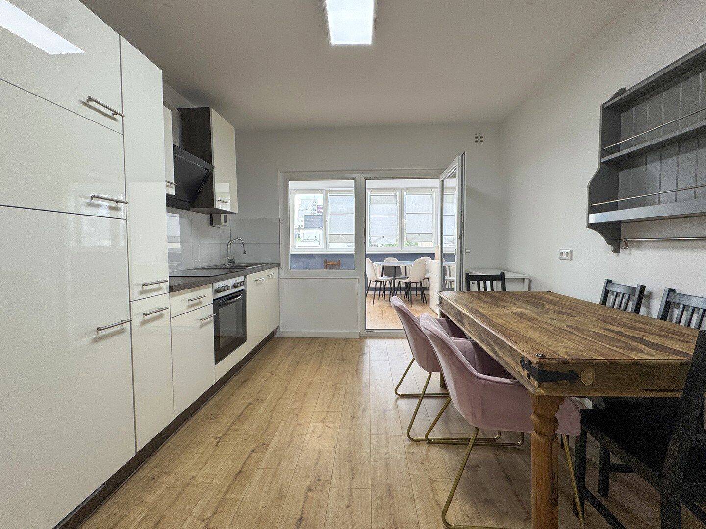 zentrale 3 Zimmer Wohnung mit Wintergarten, 51379 Leverkusen (Opladen)