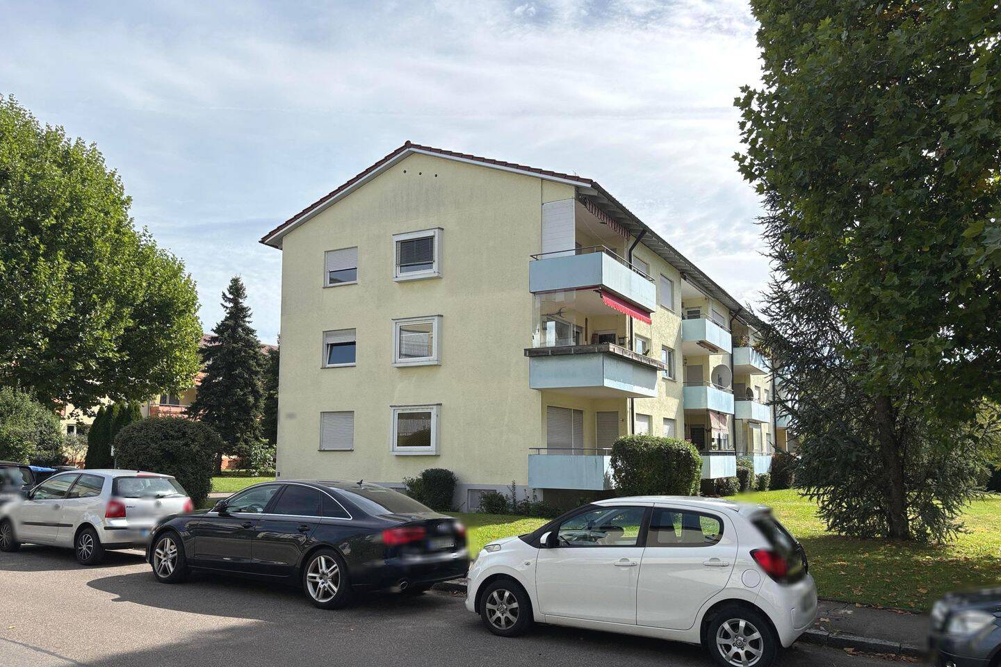 Großzügige 4-Zimmer-Wohnung mit zwei Balkonen und Garage in Sindelfingen, 71067 Sindelfingen