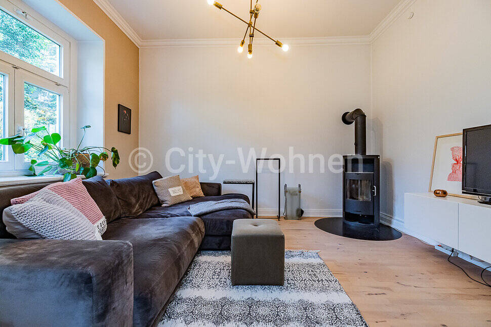 Komplett möblierte Wohnung mit Gartenzugang und 2 Terrassen in Hamburg-Winterhude, 22299 Hamburg (Hamburg-Nord Winterhude)