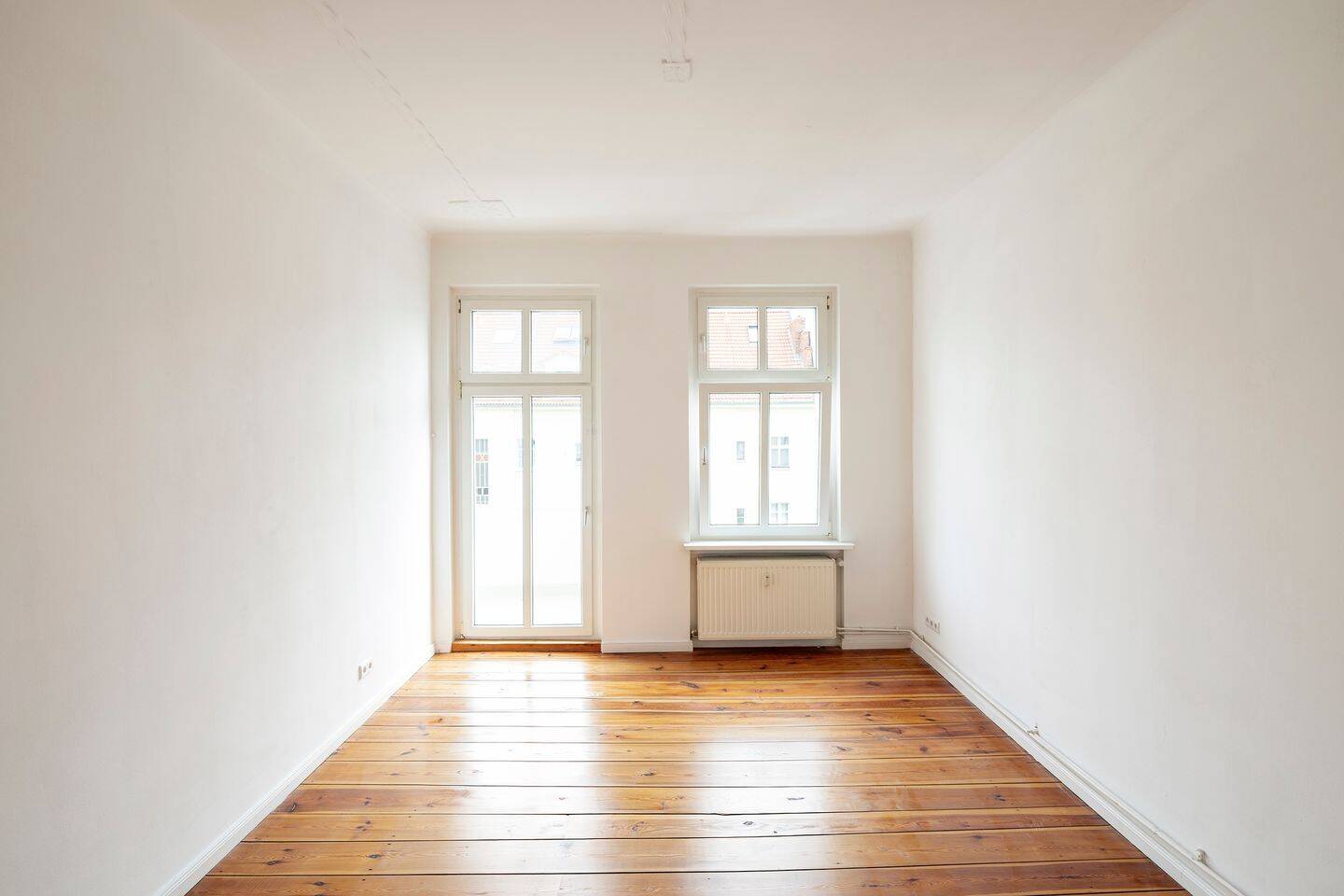 Bezugsfrei: schön sanierte 2-Zimmer-Altbauwohnung mit Balkon, mitten auf der Mierendorffinsel!, 10589 Berlin (Charlottenburg-Wilmersdorf Charlottenburg Kolonie Gerickes Hof)