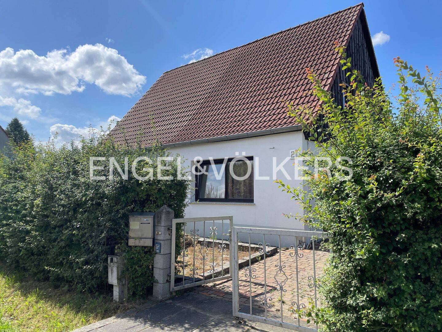Doppelhaushälfte mit großem Potenzial auf schönem Grundstück -Erbbaurecht!, 4289 Leipzig (Meusdorf Probstheida)