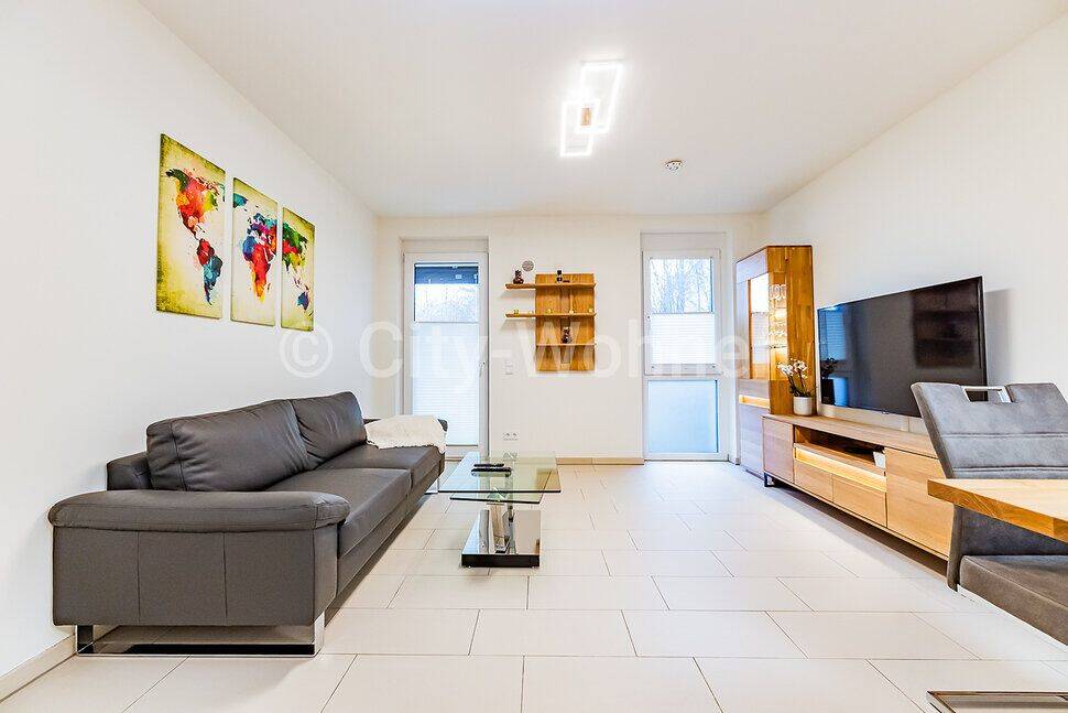 Modern möblierte 2 Zimmer-Wohnung mit Wintergarten und Garten in Hamburg-Eidelstedt, 22523 Hamburg (Eimsbüttel Eidelstedt)