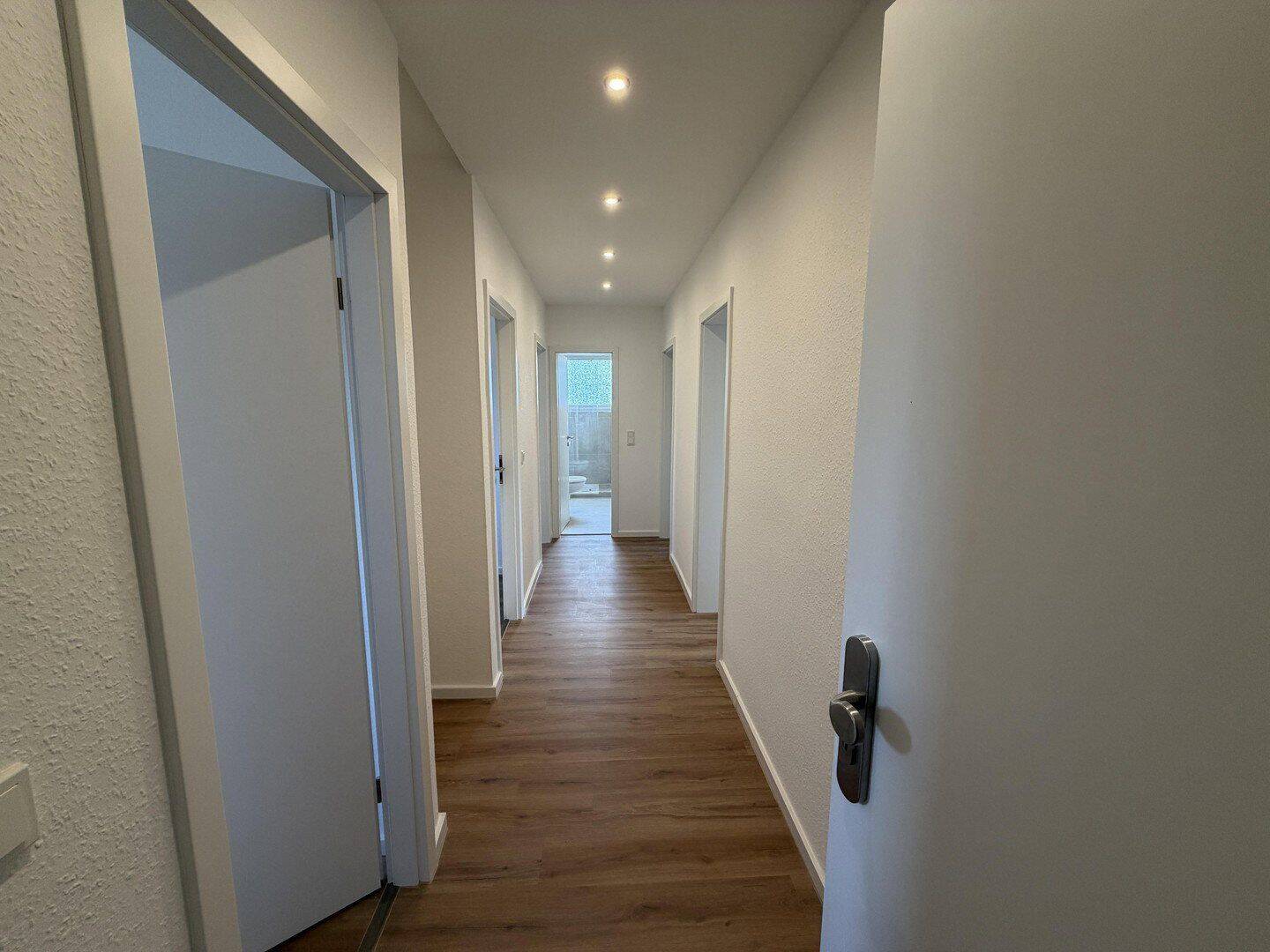 Kernsanierte 4-Zimmer-Wohnung in Wiesbaden, 65199 Wiesbaden (Biebrich Dotzheim Frauenstein Wiesbaden)