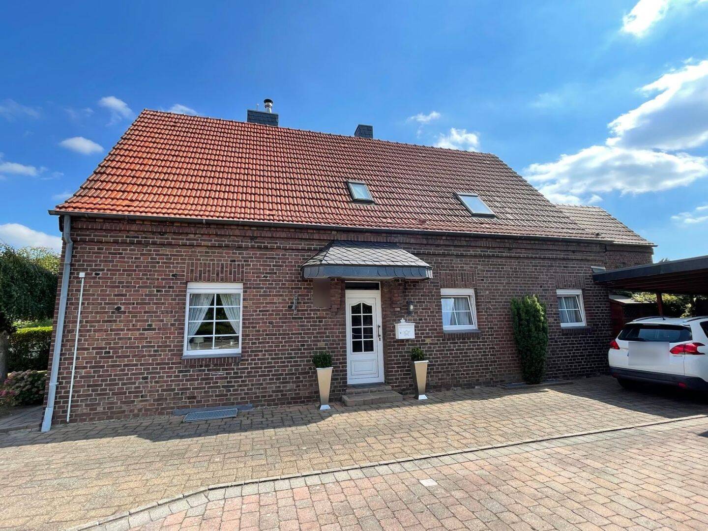 Einfamilienhaus mit gepflegtem Garten im Zentrum von Issum, 47661 Issum