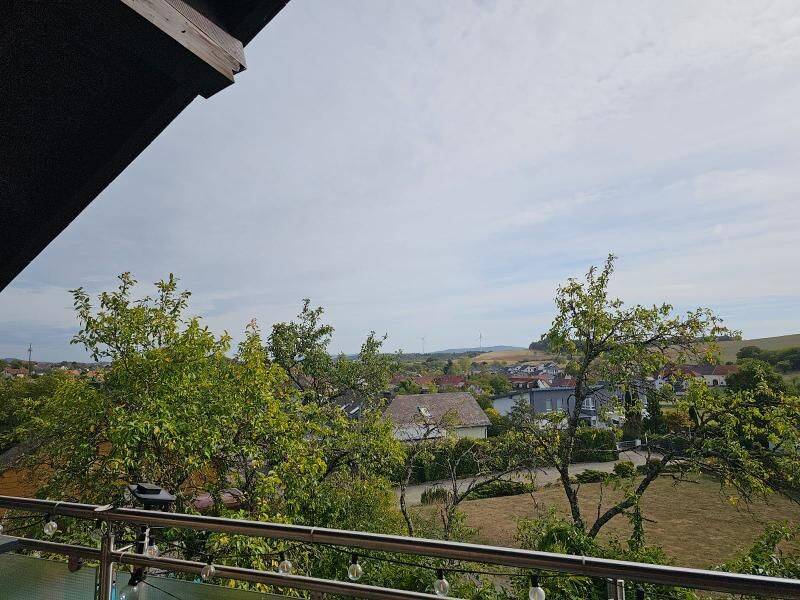 Tolle, moderne Dachgeschosswohnung – beste Aussicht und viel Ruhe, 66871 Konken