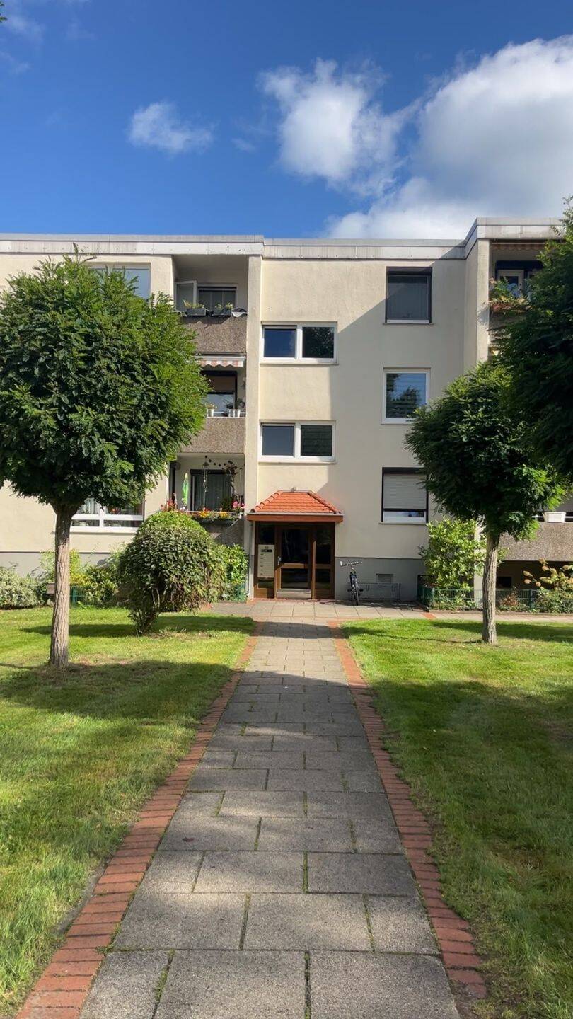 *** Traumhafte und top gepflegte 4 Zimmer mit neuer EBK und Balkon ***, 28327 Bremen (Blockdiek Ellener Feld Neue Vahr Südost)