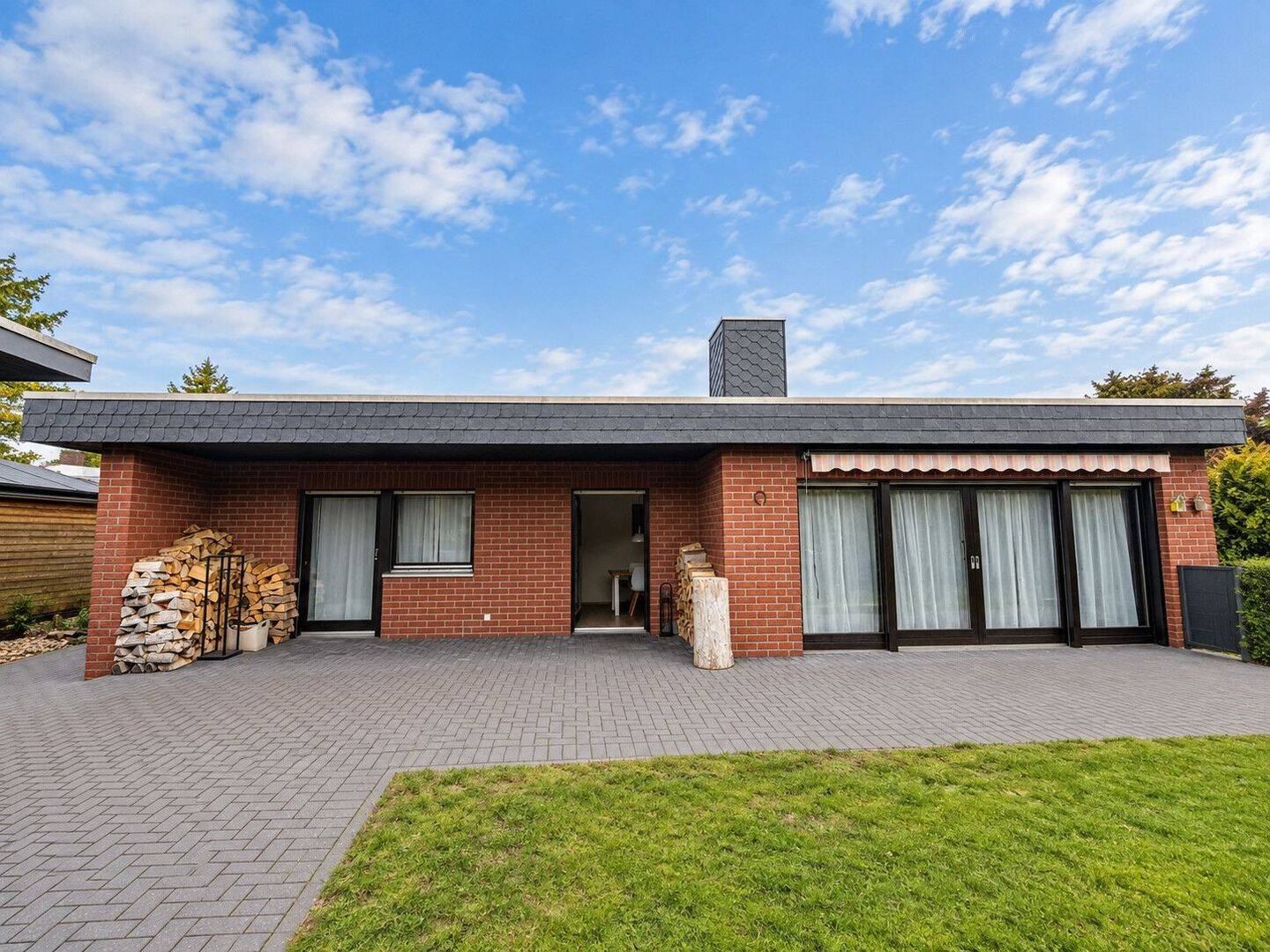 Großzügiger Bungalow mit 800 m² Garten und Wintergarten – Kaltenkirchen, 24568 Kaltenkirchen
