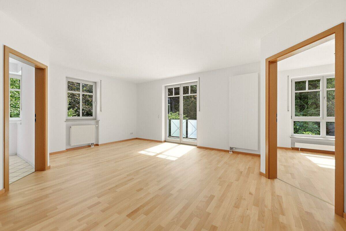 Perle im Münchner Westen – Attraktive 2,5-Zimmer-Wohnung mit zwei Balkonen, 81243 München (Aubing-Lochhausen-Langwied Pasing-Obermenzing)