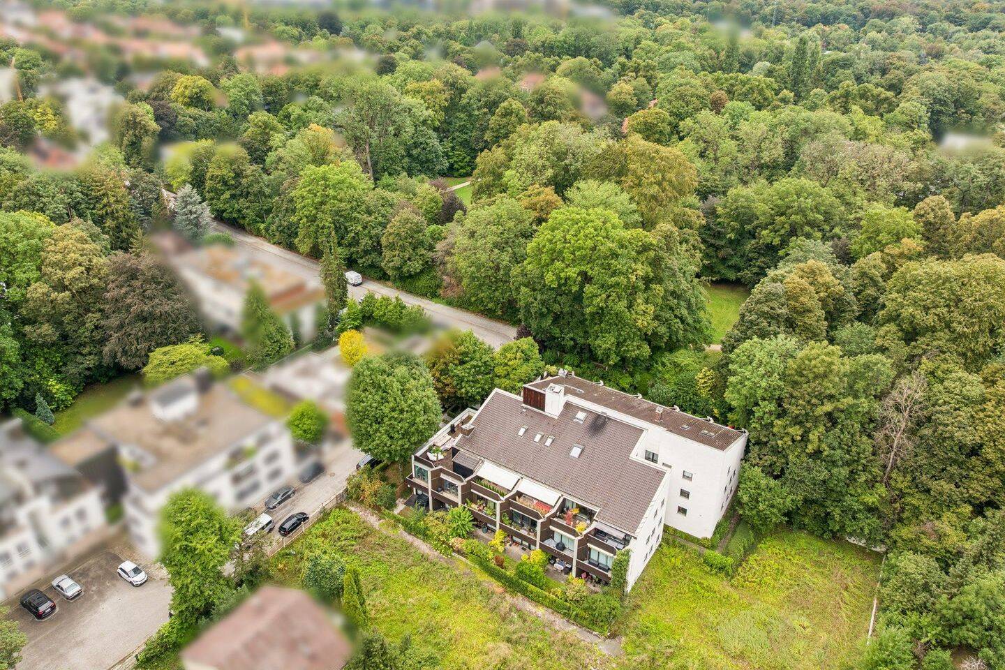 Herzogpark pur: Exklusive 4-Zimmer-Wohnung mit Süd-Ausrichtung und Blick ins Grüne