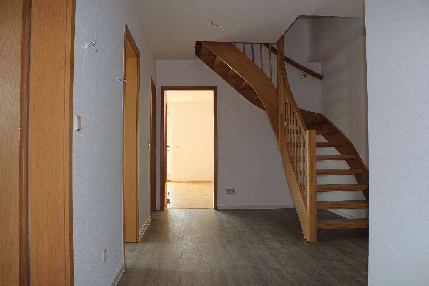 Frisch renovierte 4,5-Zimmer-Wohnung in Herrlichkeit-Lage in Syke, 28857 Syke