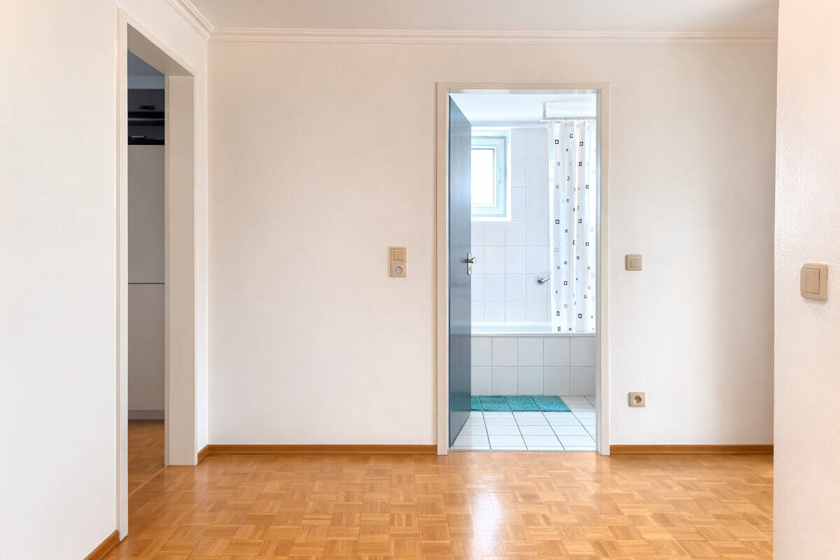 3 Zimmer Wohnung mit Südwest-Balkon und optimaler Aufteilung, 40670 Meerbusch