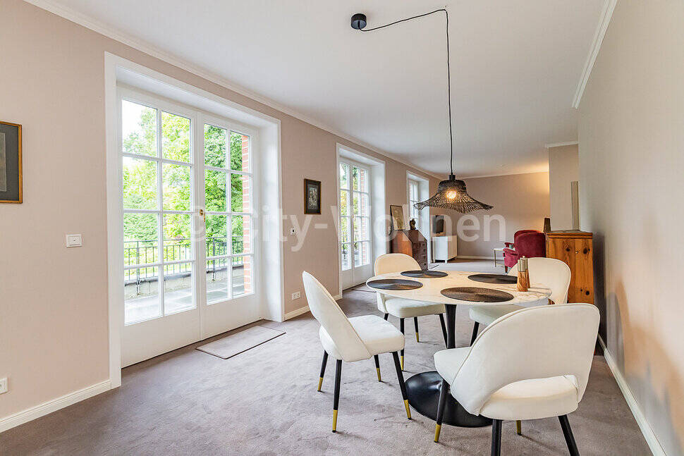 Großzügige, komplett möblierte Wohnung mit 2 Schlafzimmern und großer Dachterrasse in Hamburg-Flottbek, 22607 Hamburg (Altona Bahrenfeld Groß Flottbek Nienstedten Othmarschen)