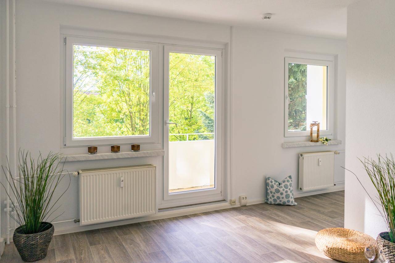 Neu sanierte Singlewohnung mit Balkon, 9119 Chemnitz (Helbersdorf Kapellenberg Kappel Zentrum)