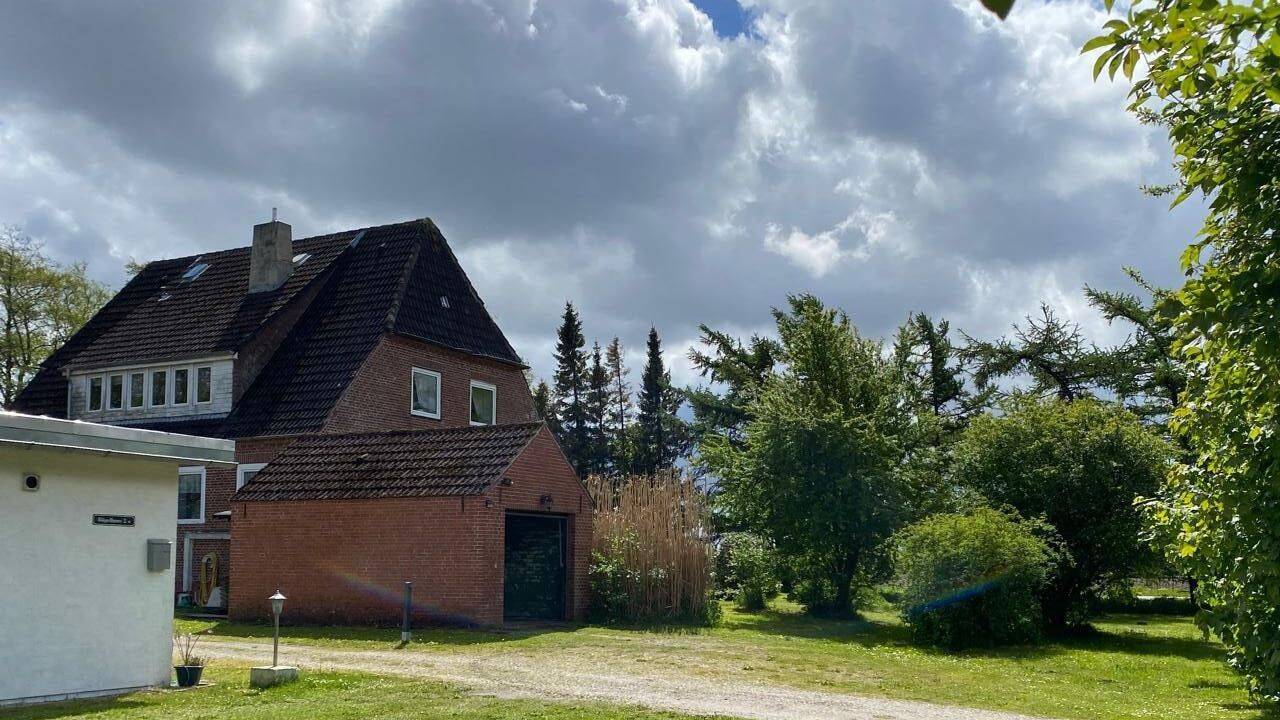 Großz. Grundstück m. historischem Haus, 24994 Weesby