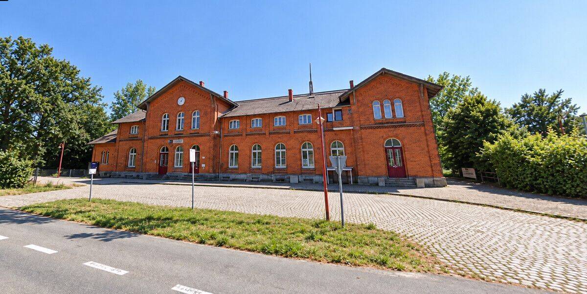Attraktive Wohnung in Bahnhofsgebäude Oyten zu vermieten!, 28876 Oyten
