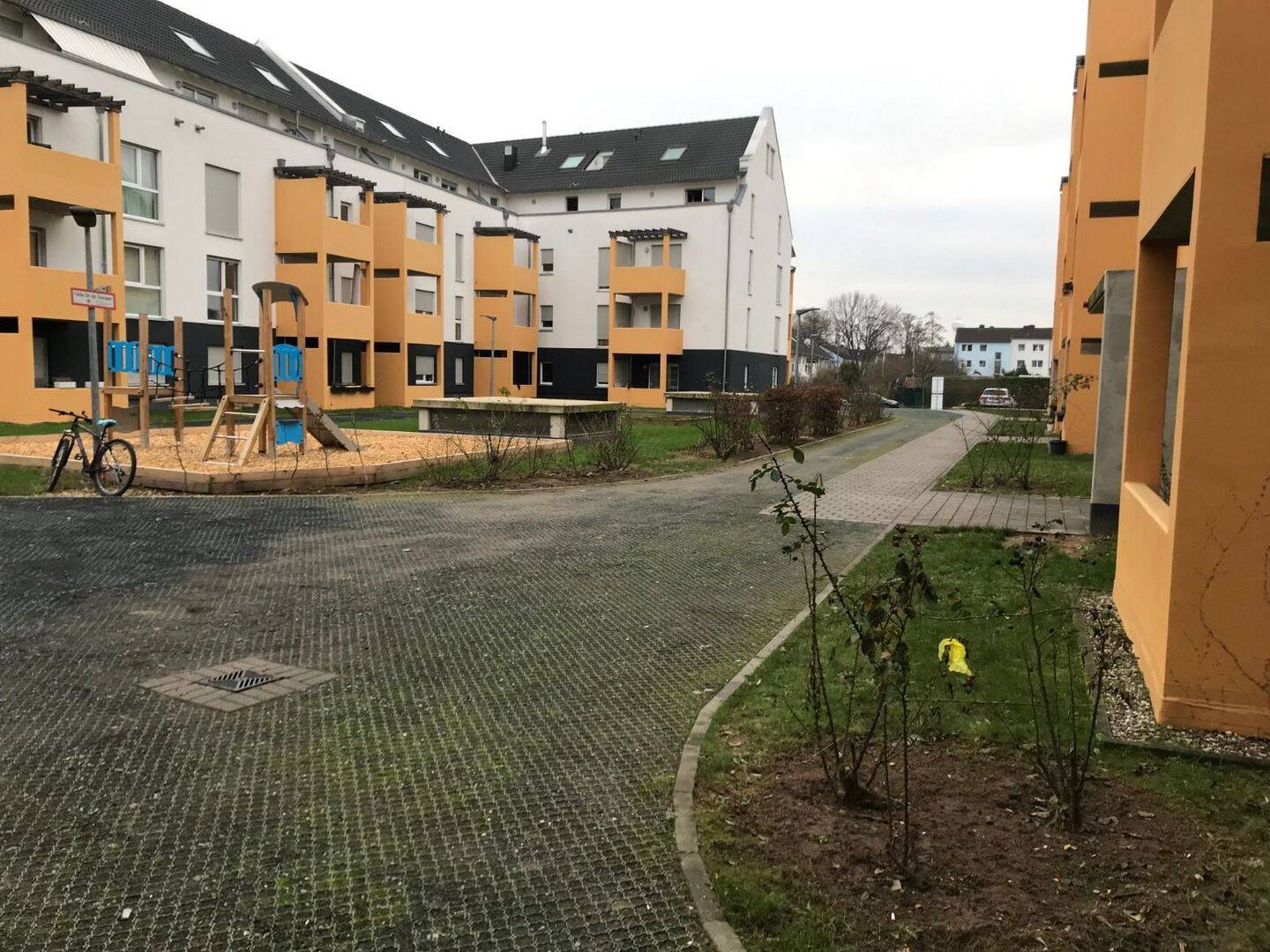 Lichtdurchflutete 2 Zimmer Wohnung, offen gestaltet, mit Balkon!, 51147 Köln (Porz)
