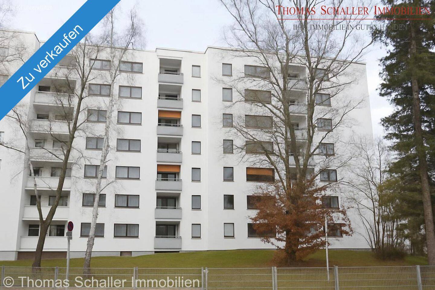 BEZUGSFREI ! 4 Zimmer-Wohnung 92 m² mit Balkon, EBK und Tiefgarage, Aufzug in Zirndorf, Weiherhof, 90513 Zirndorf