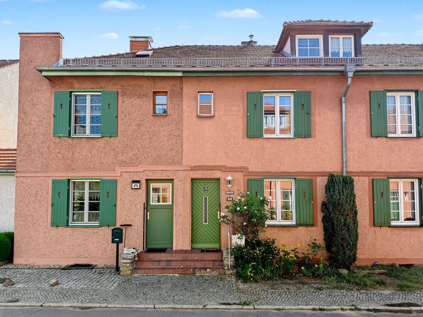 FAMILIENFREUNDLICHES SANIERUNGSOBJEKT MIT SUBSTANZ IN AUßERGEWÖHNLICHER WALDSIEDLUNG, 10318 Berlin (Treptow-Köpenick)