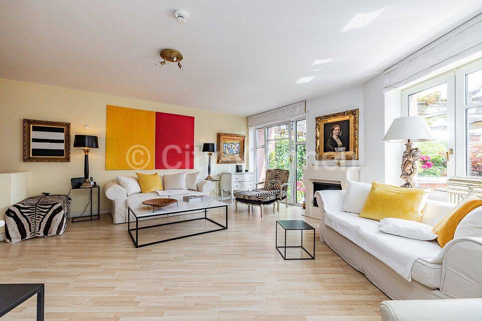 Freundliche 3 Zimmer Maisonettewohnung mit 2 sonnigen Terrassen in Hamburg-Poppenbüttel, 22391 Hamburg (Wandsbek)