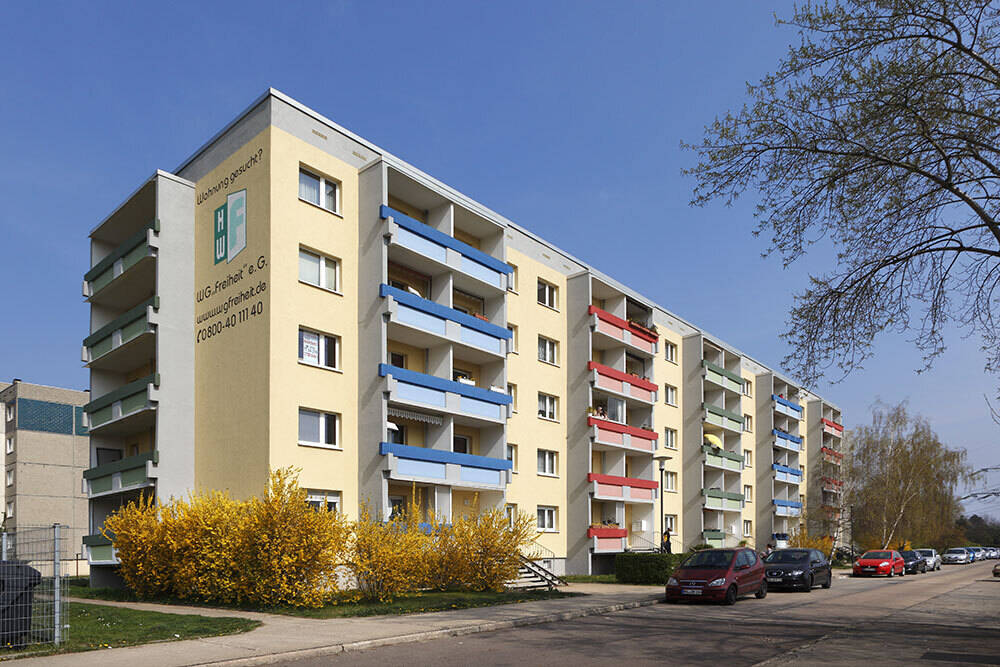 Zwei Balkone mit Ausblick, 6132 Halle (Saale) (Ammendorf-Beesen Planena Radewell-Osendorf Silberhöhe)