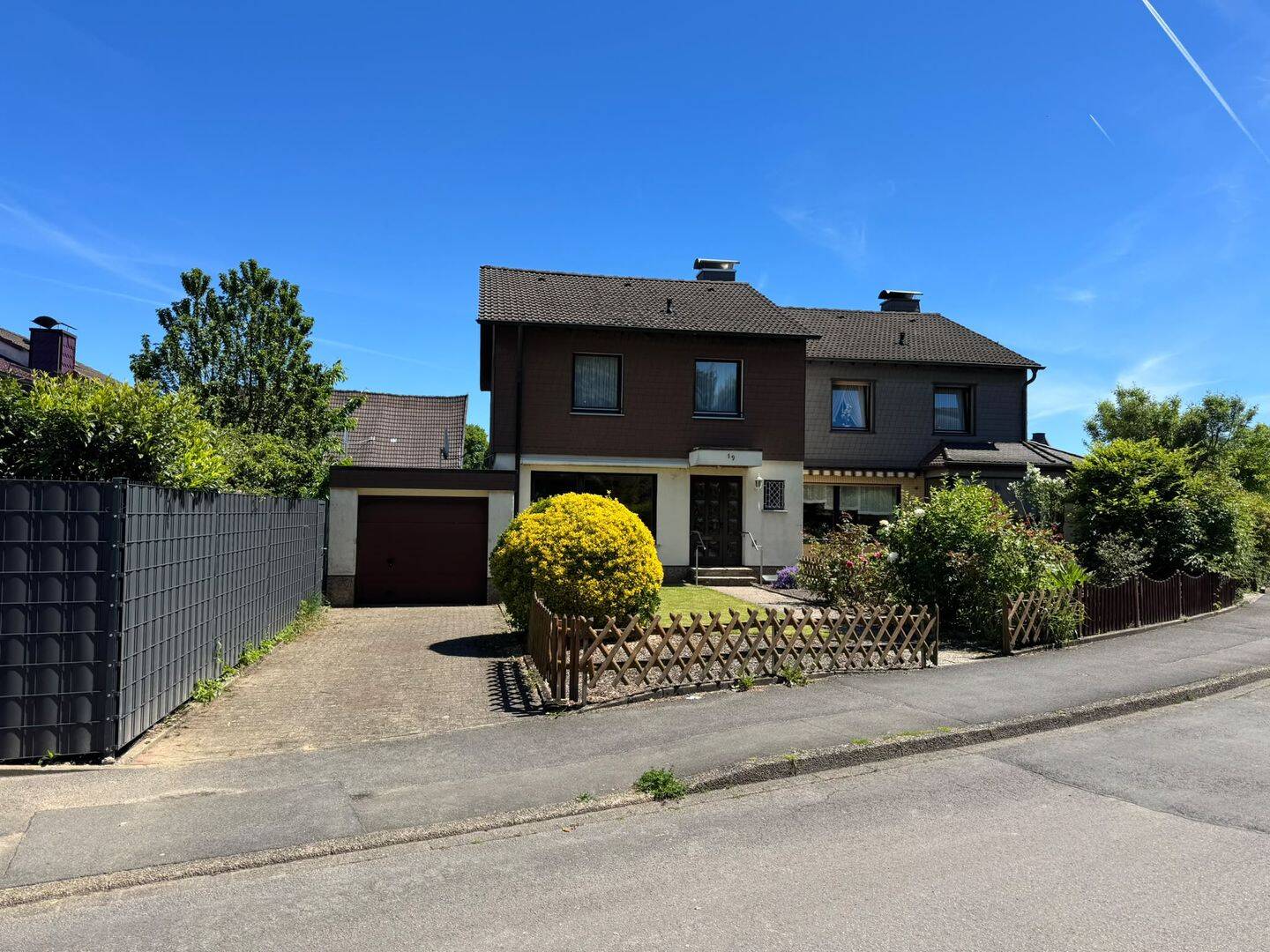 Doppelhaushälfte mit Garage und Vollkeller in Schwerte-Wandhofen – viel Potenzial für eigene Ideen, 58239 Schwerte