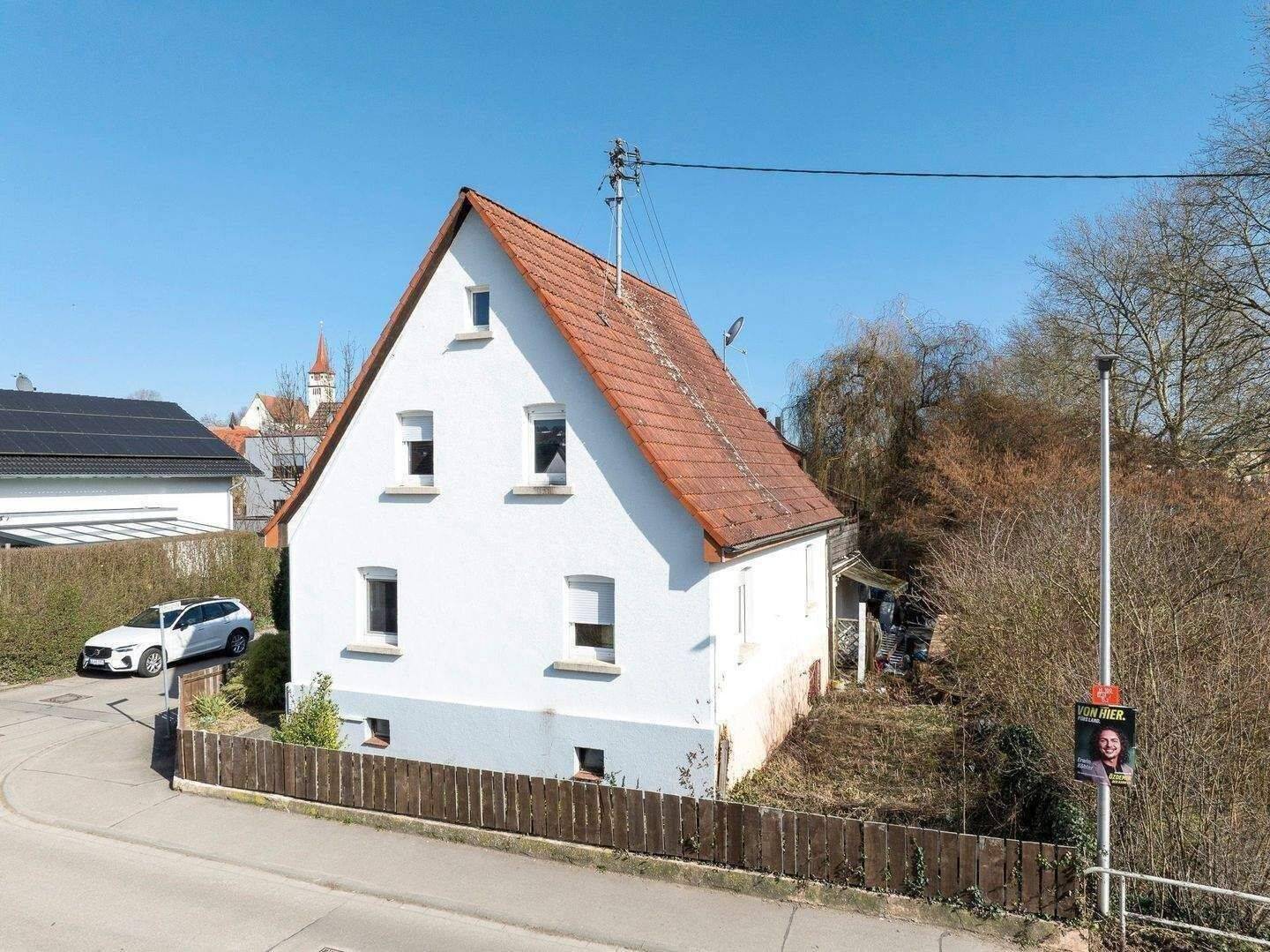 Starkes Entwicklungspotential | Einfamilienhaus mit genehmigter Neubauoption (4 WE), 74360 Ilsfeld