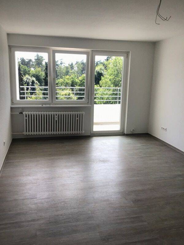 Helle 1-Zimmer-Wohnung mit Balkon und Wannenbad, 33689 Bielefeld (Dalbke Sennestadt)