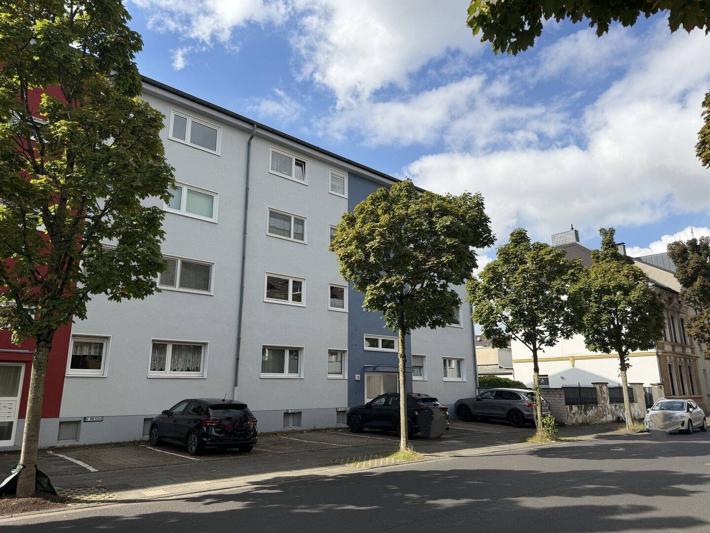 **Komplett sanierte 3 ZI-Wohnung in ruhiger Lage trotzdem zentral an Einkaufsstraße u. Straßenbahn**, 51069 Köln (Mülheim Dellbrück Dünnwald Höhenhaus)