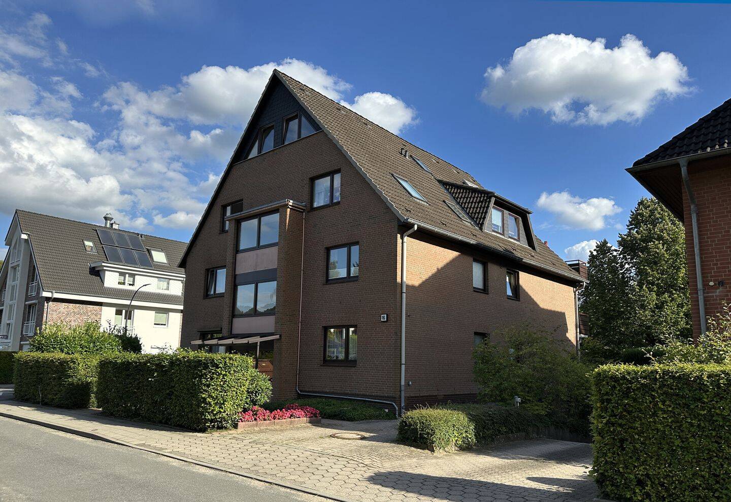 Großzügige 3-Zimmer-Maisonette-Obergeschoss-ETW mit eigenem Tiefgaragenstellplatz im Haus, 22359 Hamburg (Wandsbek Bergstedt Rahlstedt Volksdorf)