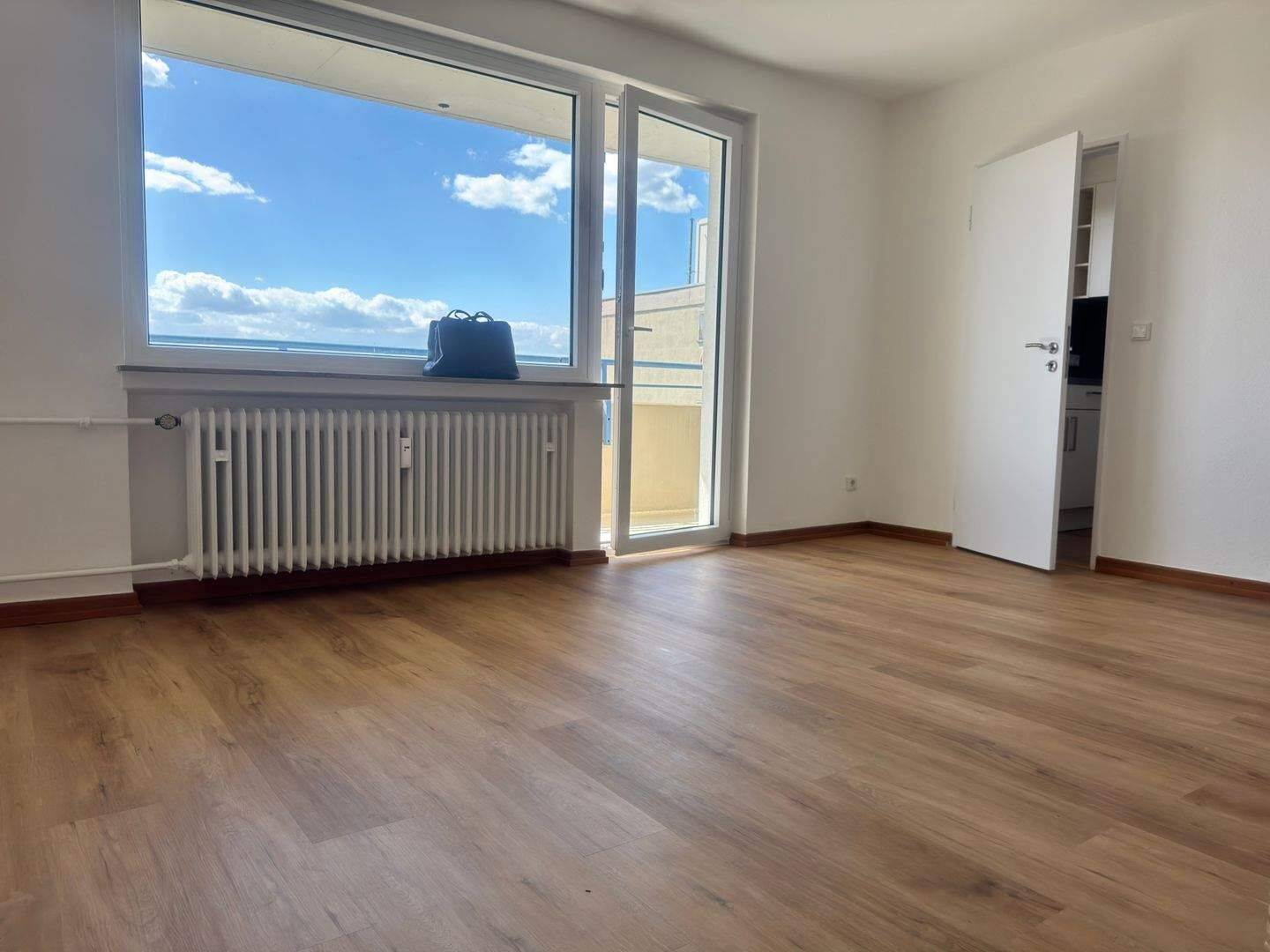 !!!TOP FÜR BERUFSPENDLER O. SINGLE – MIT GROßEM BALKON – EBK – SANIERUNG VOR 1 JAHR!!! !!!, 65760 Eschborn