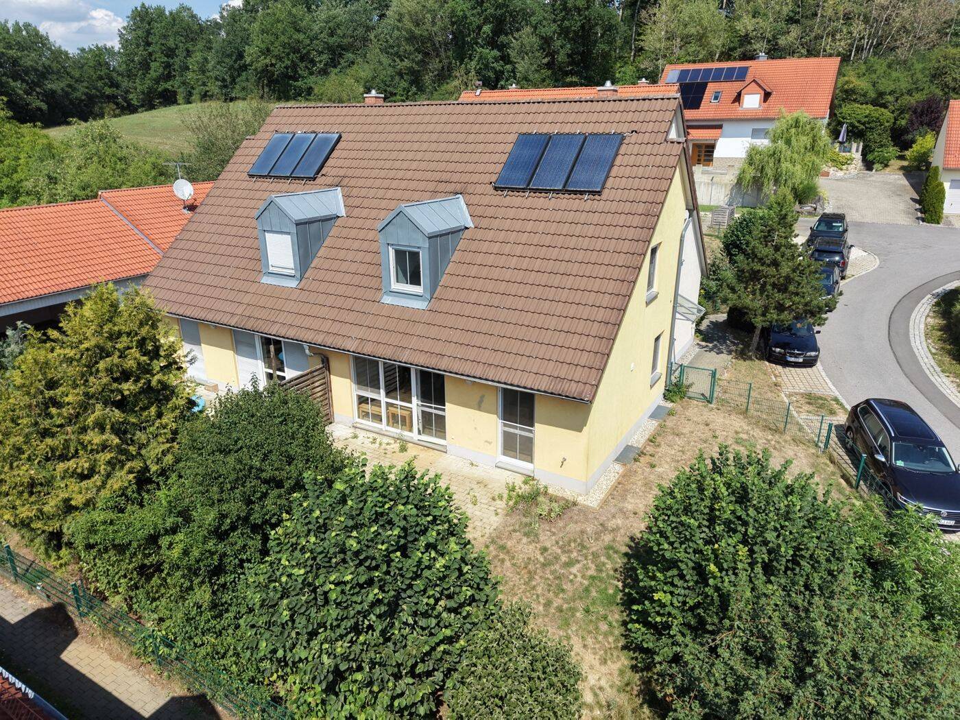 Investieren, wo Sicherheit auf Rendite trifft! NATO-Doppelhaushälfte mit vielen Extras bei Velburg, 92355 Velburg