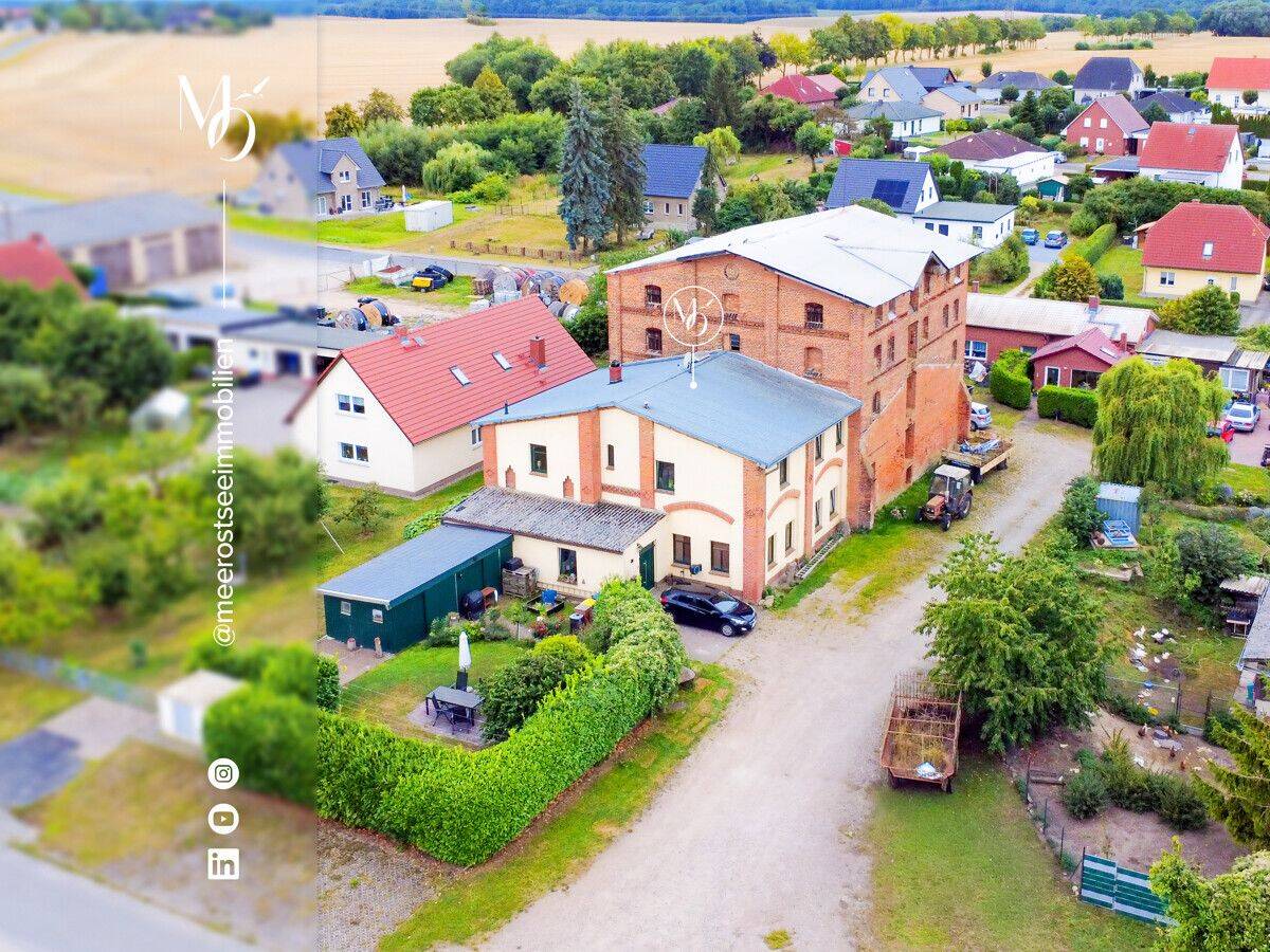 Einfamilienhaus in Lalendorf // 239 m², 9 Zimmer // Raum für Grundrissideen // ~30 min. bis Rostock, 18279 Lalendorf