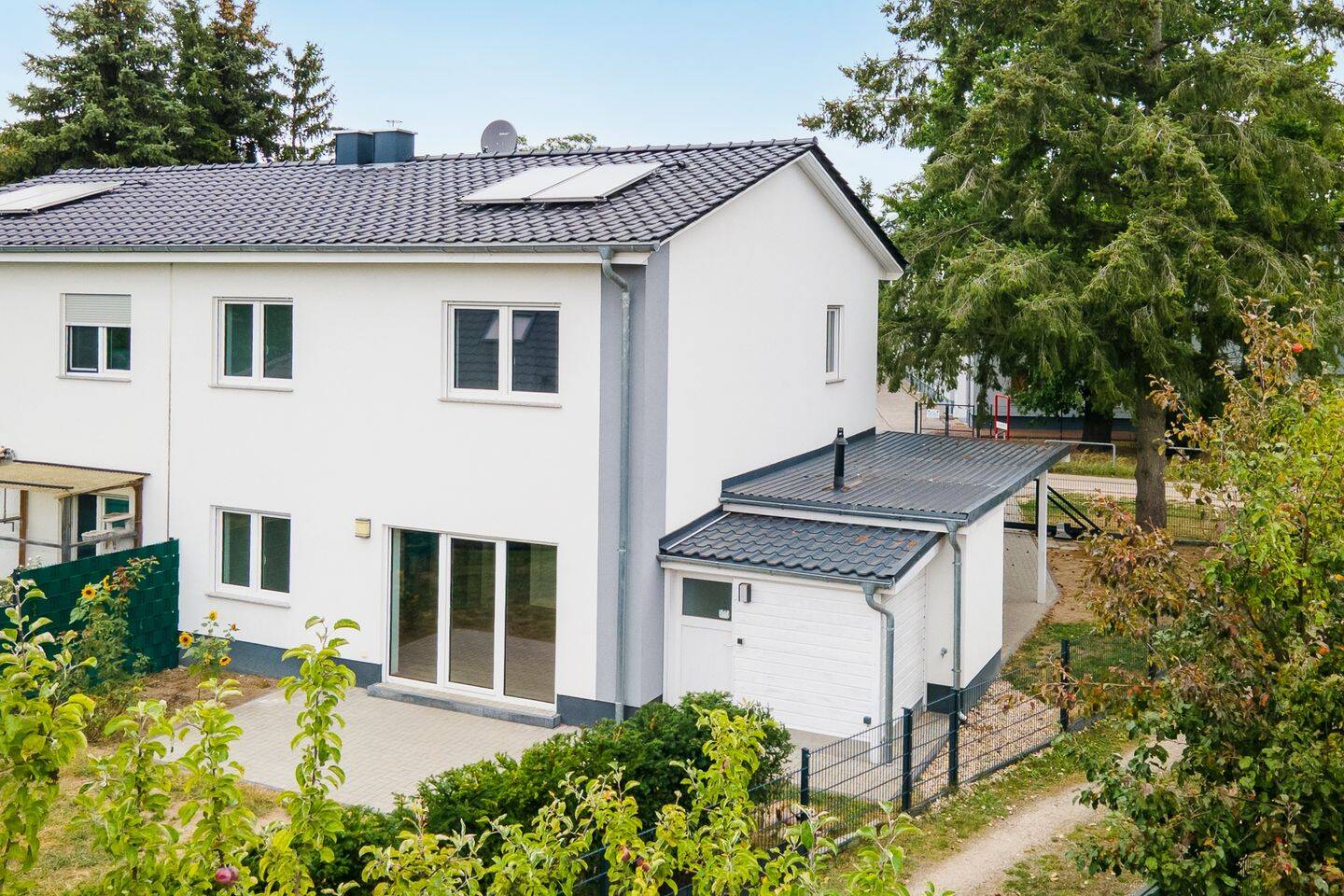 Provisionsfrei, bahnhofsnah & modern! Fußbodenheizung, Einbauküche, Kamin u.v.m. in Strausberg, 15344 Strausberg
