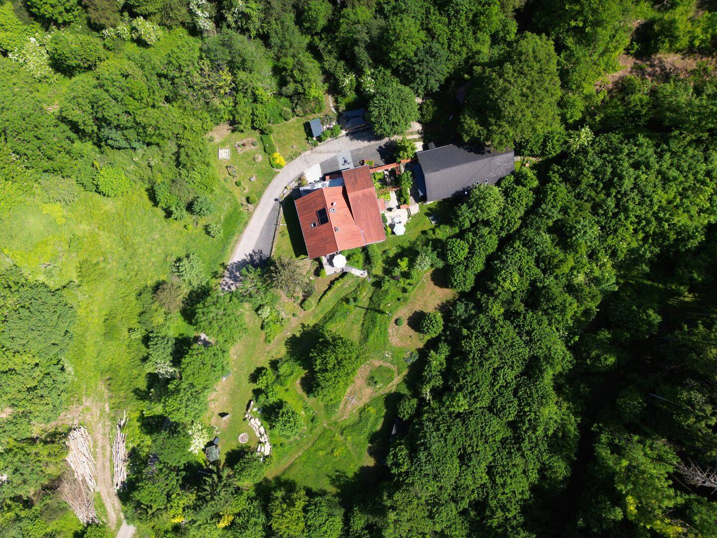 Alleinlage I Historisch & teilsaniert I Ideal für die Tierhaltung, 54646 Bettingen