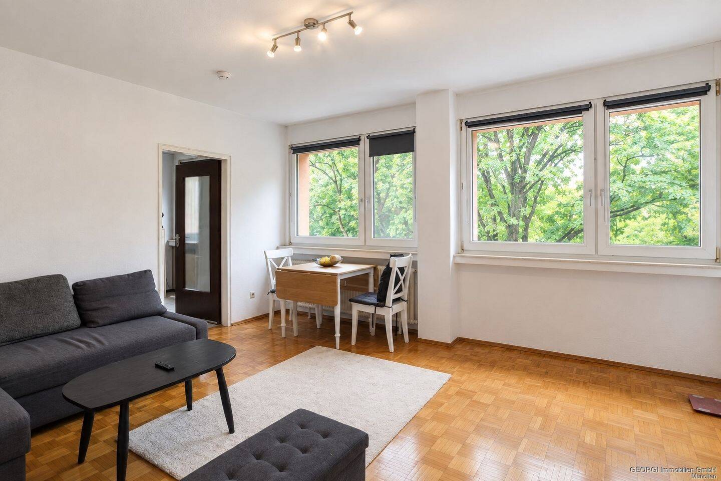 GEORGI: Bezugsfreies 1-Zimmer-Apartment in München – helle Wohnküche, Aufzug & eigener TG-Stellplatz, 81735 München (Berg am Laim Ramersdorf-Perlach Trudering-Riem)