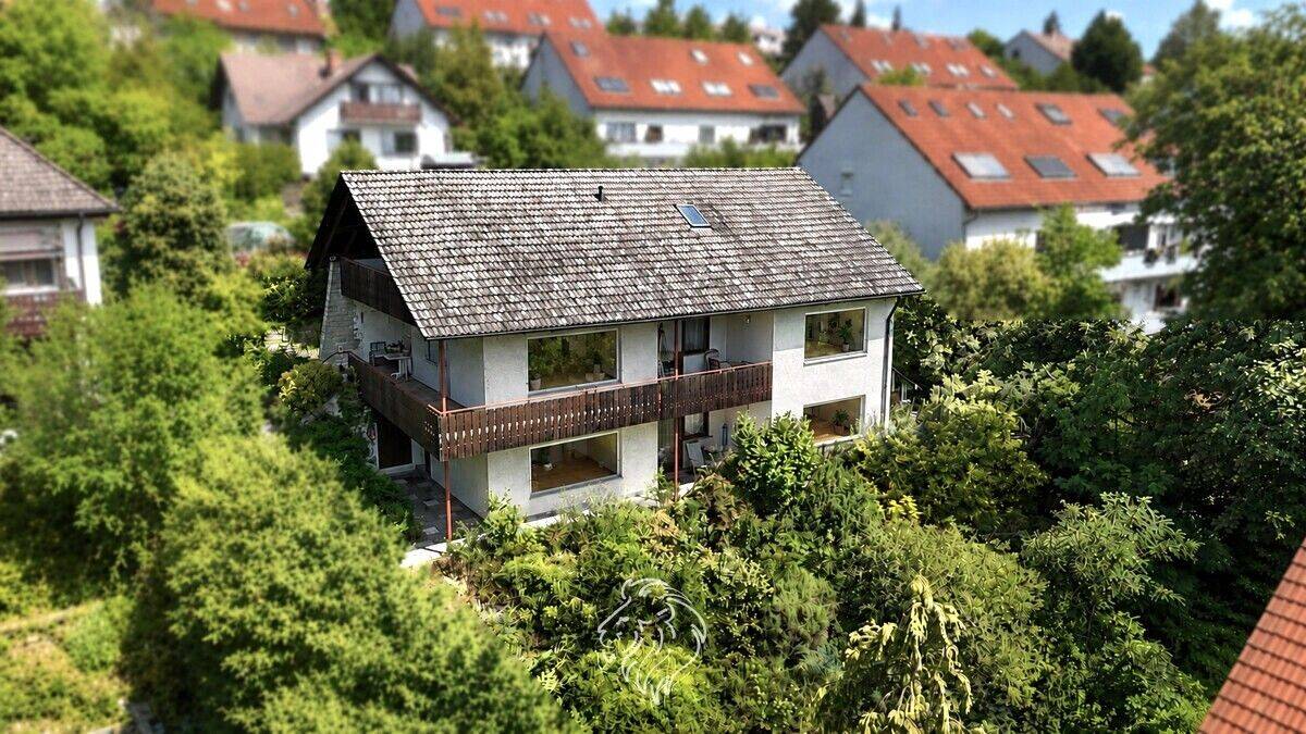 Ruhig gelegenes Einfamilienhaus mit Einliegerwohnung auf großzügigem Grundstück in Würzburg-Lengfeld, 97076 Würzburg (Grombühl Lengfeld)