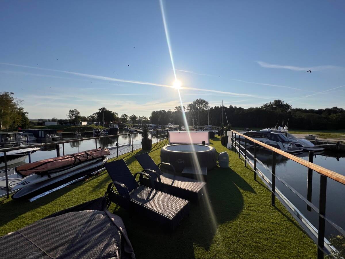 LUXUS Hausboot – 3 Etagen – 100m² Wohnen + 120 m² SONNENTERRASSE – Kamin, Kino, komplett individuell, 13505 Berlin (Reinickendorf Heiligensee Konradshöhe Tegel)