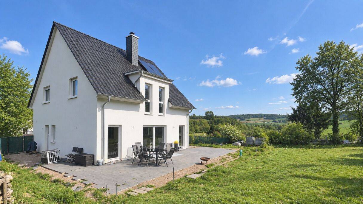 Ein Zuhause zum Verlieben-neuwertiges EFH mit Aussicht OT Amelgatzen, 31860 Emmerthal